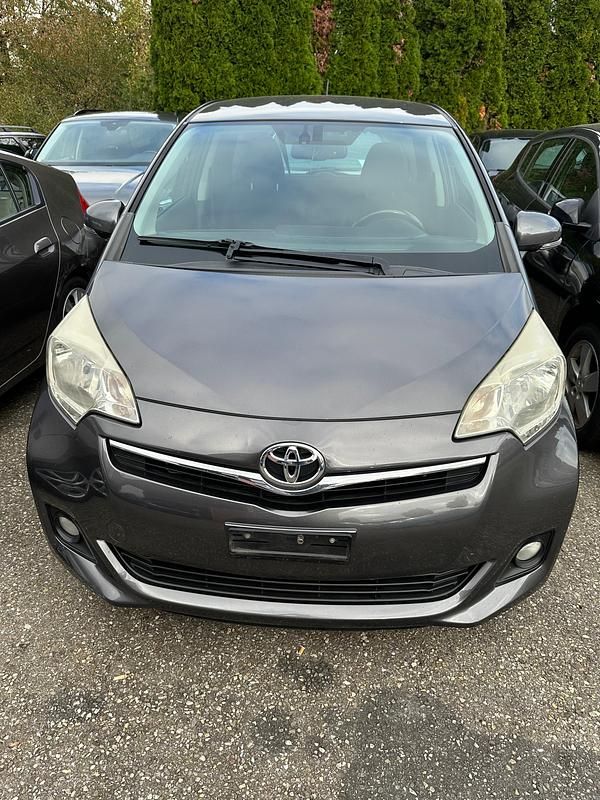 Gebraucht 2012 Toyota Verso-S Multidrive S Van / Kleinbus | CHF 3’300 (Superpreis) - Bild 1/4
