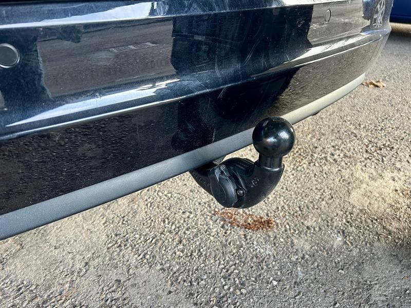 Gebraucht VW Sharan Comfortline 150 PS (110 kW) 2021 Van / Kleinbus