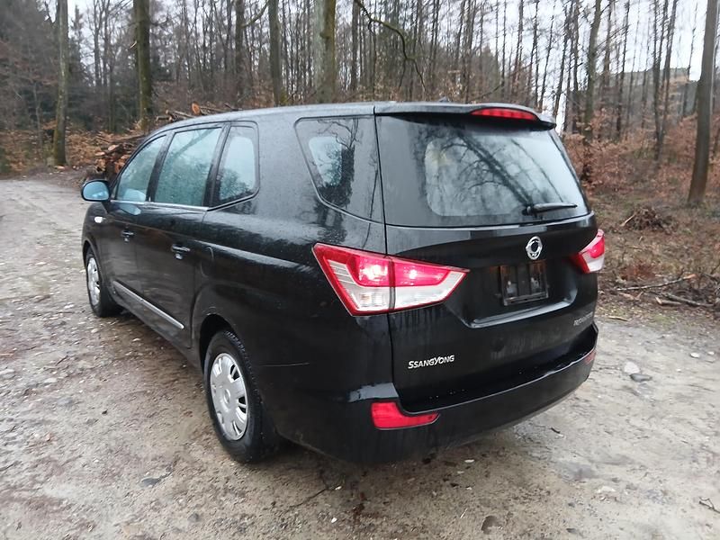 Gebraucht Ssangyong (KGM) Rodius Quartz 178 PS (130 kW) 2017 Van / Kleinbus