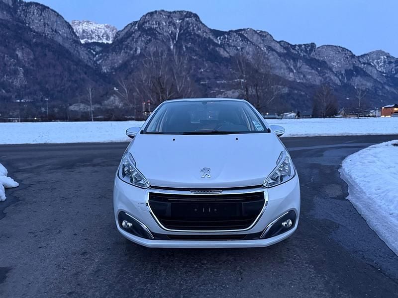 Gebraucht 2018 Peugeot 208 Style Kleinwagen | CHF 7’900 (Fairer Preis) - Bild 1/4