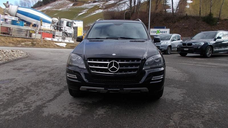 Gebraucht Mercedes ML350 211 PS (155 kW) 2010 SUV