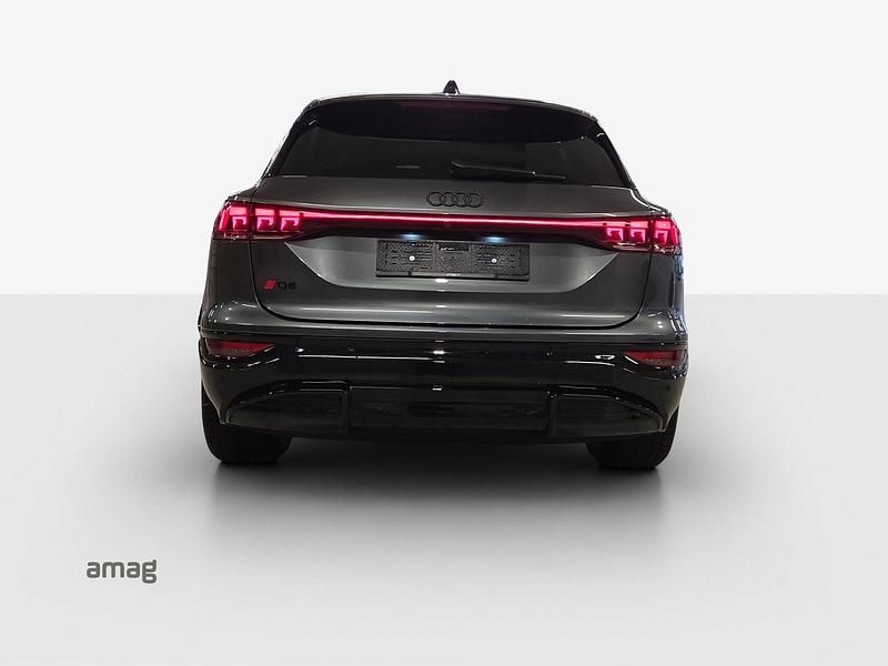 Gebraucht Audi Q6 e-tron Ambiente 285 kW (388 PS) 2024 Daytonagrau perleffekt SUV