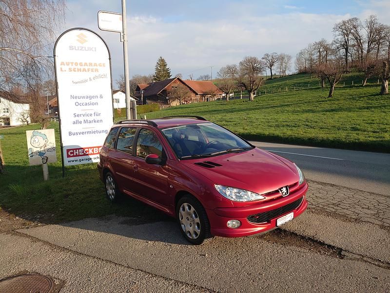 Rot Gebraucht 2005 Peugeot 206 Kombi | CHF 7’900 - Bild 1/4