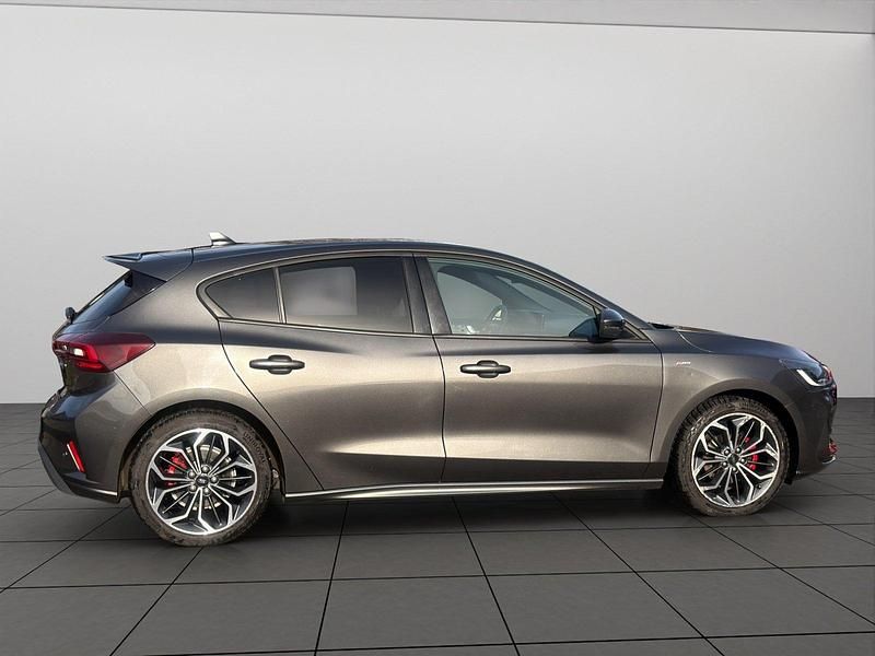 Gebraucht Ford Focus ST-Line 155 PS (114 kW) 2023 Schwarz Limousine