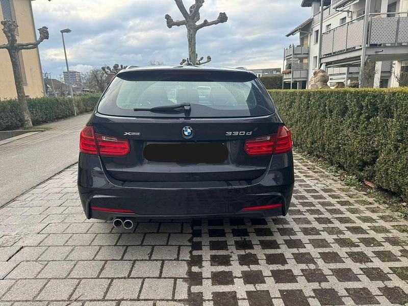 Gebraucht BMW 330 Sport Line 258 PS (189 kW) 2014 Kombi