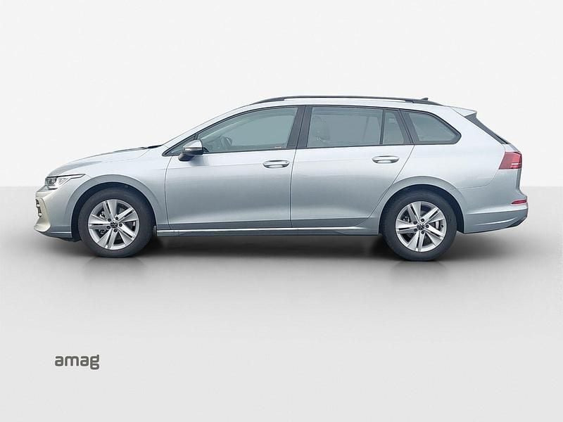 Gebraucht VW Golf VIII Life 150 PS (110 kW) 2025 Oyster silver metallic Kombi
