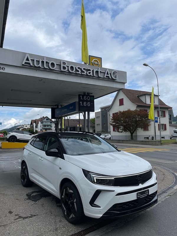 Gebraucht 2024 Opel Grandland X GSe SUV | CHF 33’700 (Guter Preis) - Bild 1/4