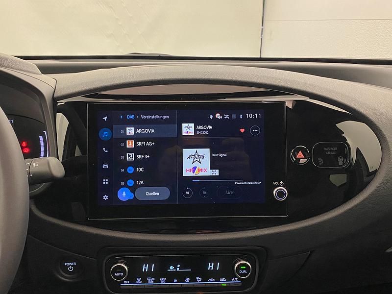 Neu Toyota Aygo X Style 116 PS (85 kW) 2025 Grün SUV