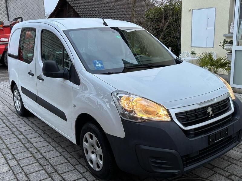 Gebraucht Peugeot Partner Active 99 PS (72 kW) 2019 Van / Kleinbus