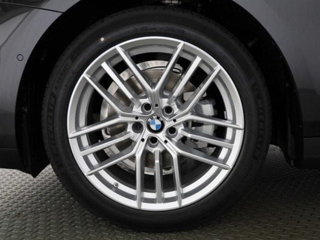 Neu BMW 520 208 PS (152 kW) 2025 Grau Kombi