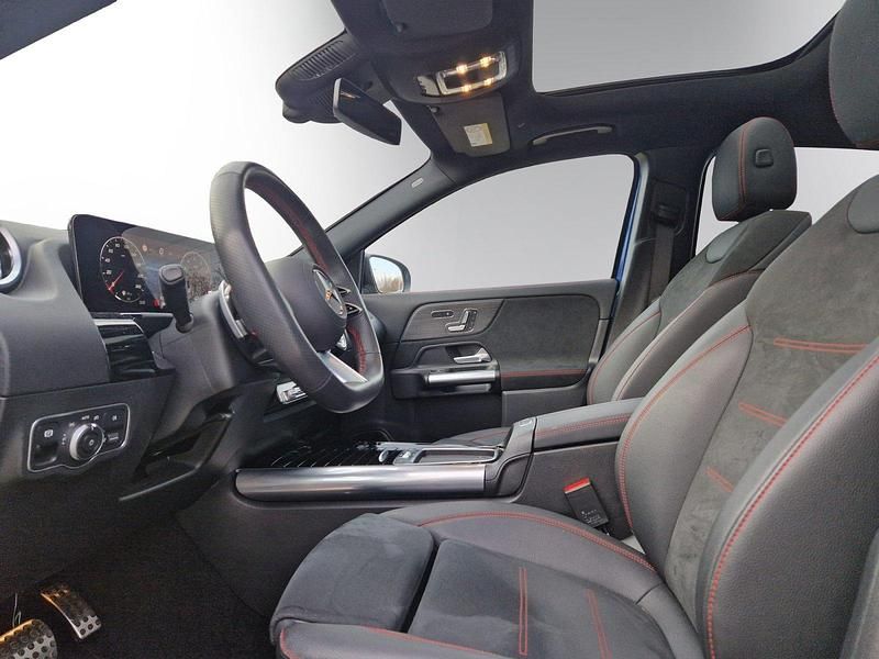 Gebraucht Mercedes GLA220 190 PS (139 kW) 2024 Blau SUV