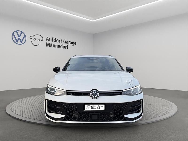 Gebraucht VW Passat R-line 193 PS (141 kW) 2025 Kombi