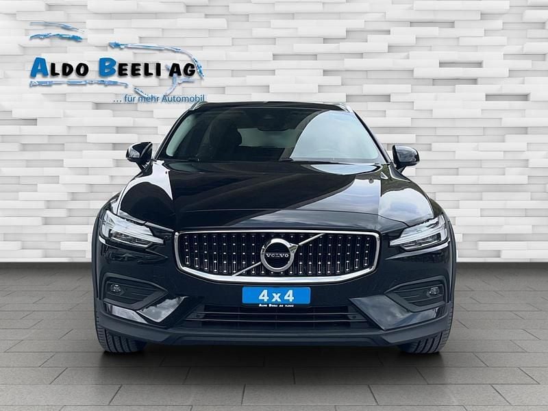 Gebraucht Volvo V60 CC 211 PS (155 kW) 2021 Schwarz Kombi