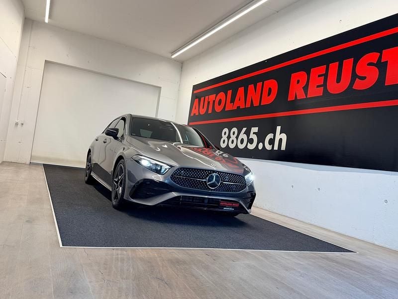 Gebraucht Mercedes A200 AMG line 163 PS (119 kW) 2024 Limousine