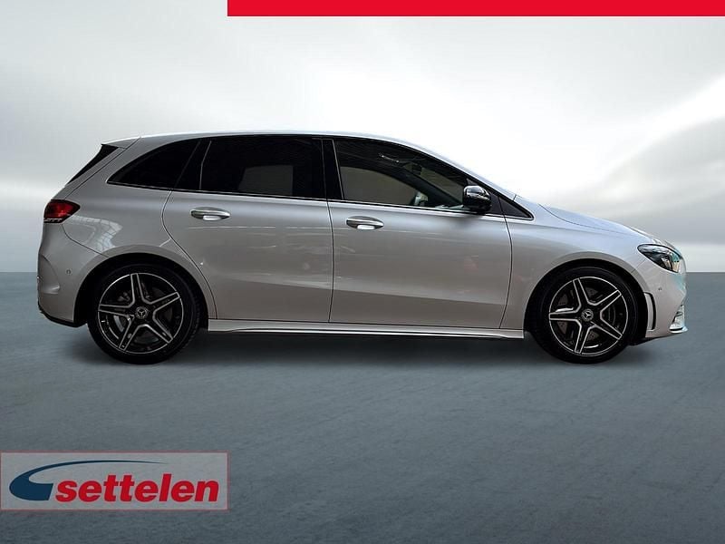 Gebraucht Mercedes B250 AMG line 224 PS (164 kW) 2022 Grau Van / Kleinbus