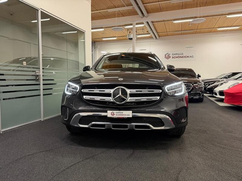 Gebraucht Mercedes GLC220 194 PS (142 kW) 2022 Grau SUV