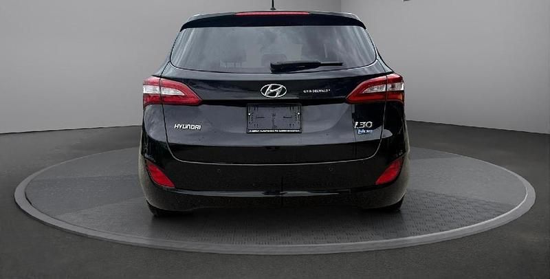 Gebraucht Hyundai i30 Edition 128 PS (94 kW) 2012 Kombi