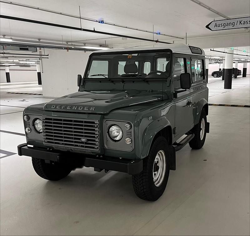 Gebraucht 2015 Land Rover Defender Kombi | CHF 39’900 - Bild 1/4