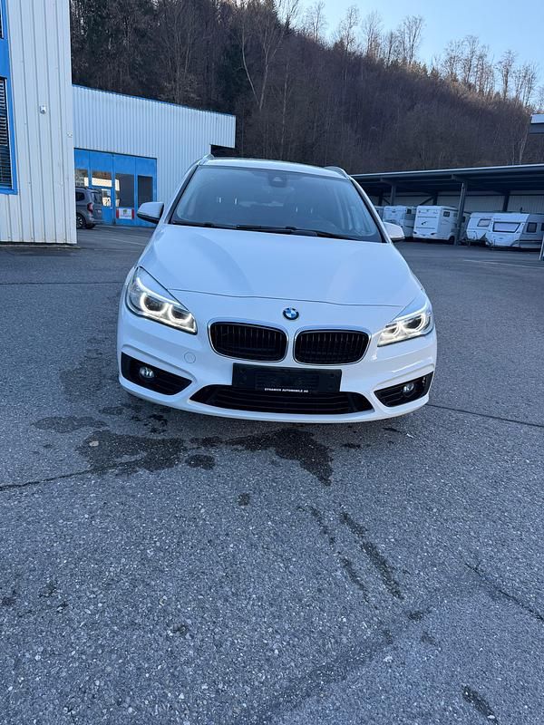 Gebraucht BMW 220 Active Tourer M Sport 190 PS (139 kW) 2015 Van / Kleinbus
