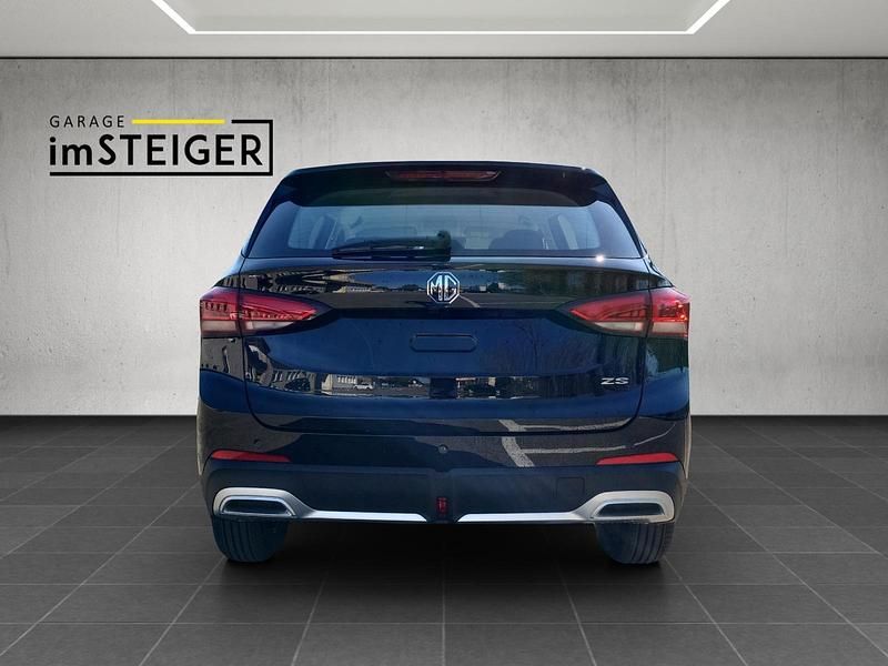 Neu MG ZS 116 PS (85 kW) 2025 Schwarz Limousine