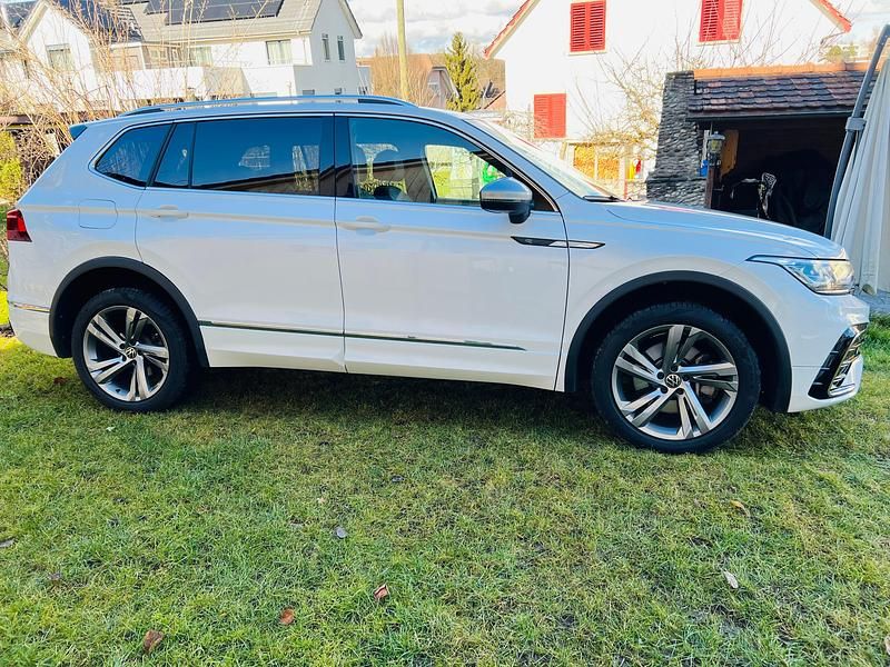 Gebraucht VW Tiguan Allspace R-line 200 PS (147 kW) 2024 SUV