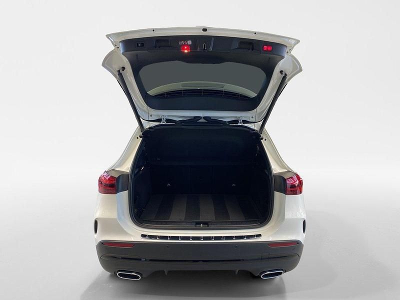 Gebraucht Mercedes GLA220 AMG line 190 PS (139 kW) 2024 Weiss SUV