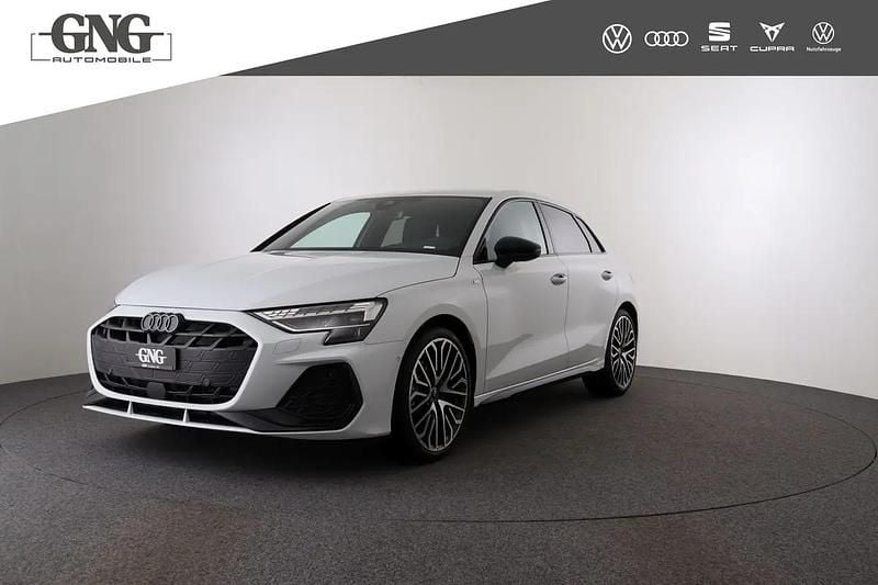 Weiss Neu 2025 Audi A3 Sportback e-tron Attraction Kleinwagen | CHF 49’450 (Etwas zu teuer) - Bild 1/4
