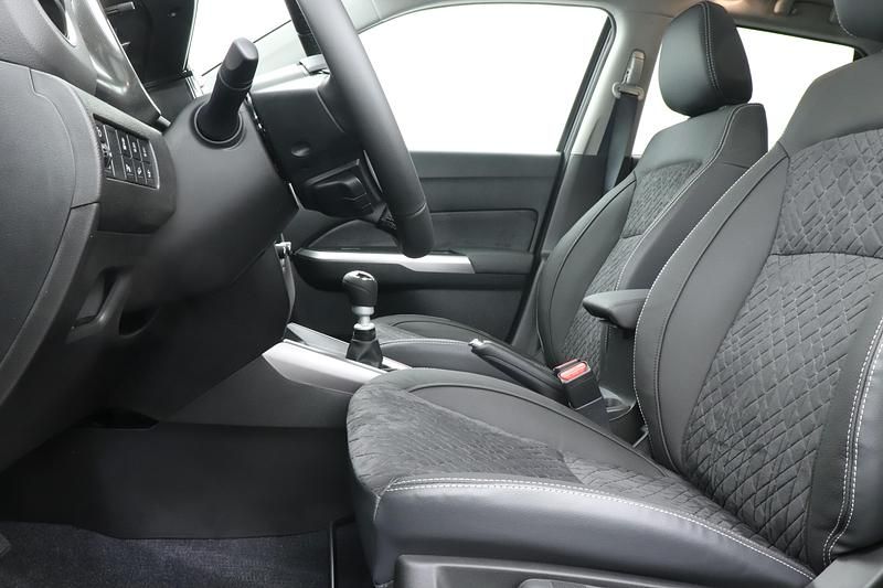 Neu Suzuki Vitara 129 PS (94 kW) 2025 Grau SUV
