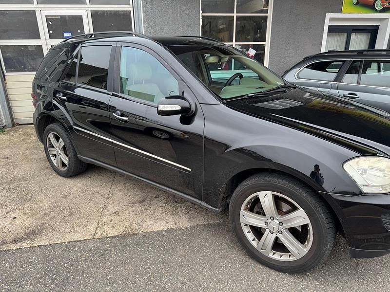 Gebraucht Mercedes ML320 224 PS (164 kW) 2007 SUV