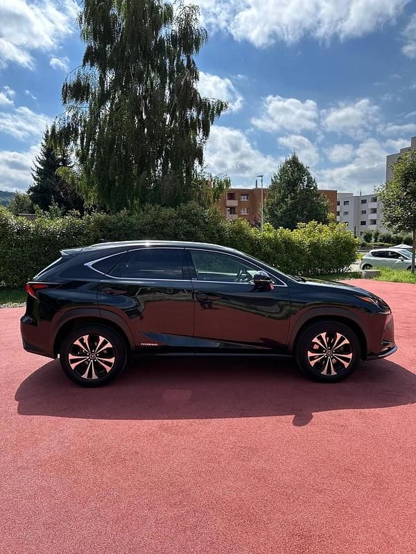 Gebraucht Lexus NX300h E-FOUR 197 PS (144 kW) 2021 SUV