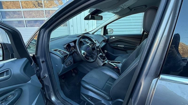 Gebraucht Ford Grand C-Max Titanium 125 PS (91 kW) 2013 Van / Kleinbus