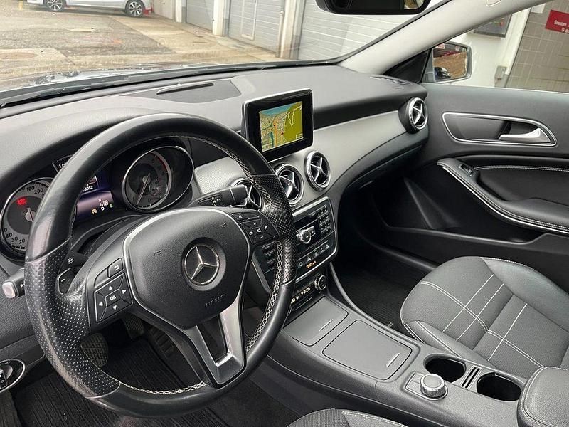 Gebraucht Mercedes GLA220 Style 170 PS (125 kW) 2015 SUV