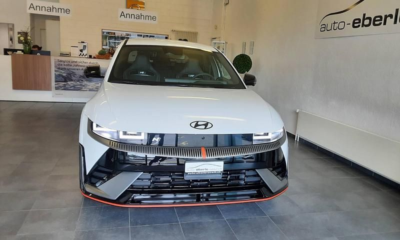 Neu Hyundai Ioniq 478 kW (650 PS) 2025 Weiss Kleinwagen