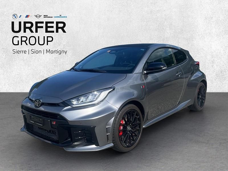 Grau Gebraucht 2024 Toyota Yaris Sport Limousine | CHF 43’750 - Bild 1/4