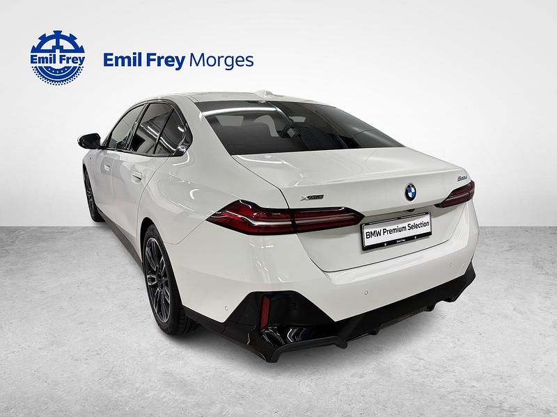 Gebraucht BMW 520 M Sport 208 PS (152 kW) 2025 Weiss Limousine