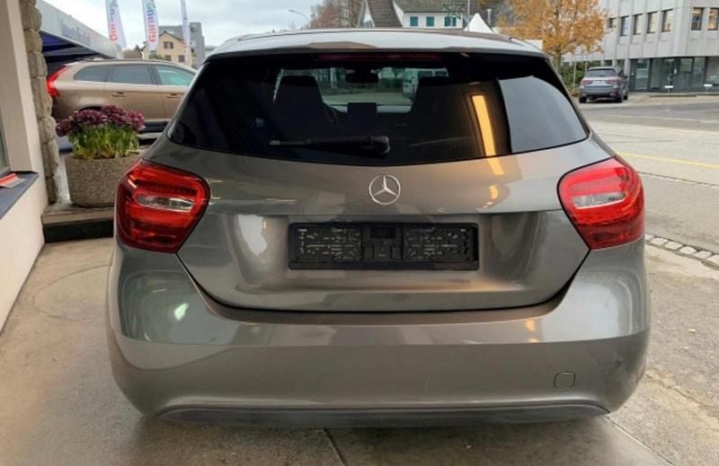 Gebraucht Mercedes A180 109 PS (80 kW) 2016