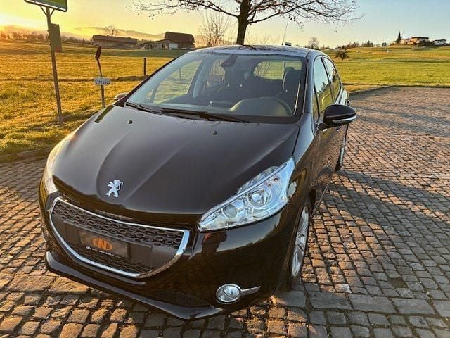 Gebraucht Peugeot 208 Allure 120 PS (88 kW) 2012 Kleinwagen