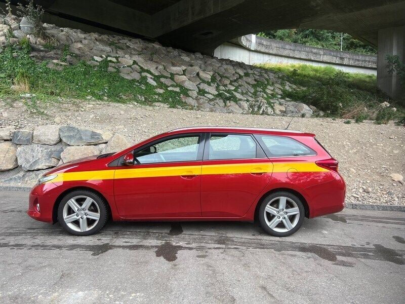 Gebraucht Toyota Auris Touring Sports Luna 132 PS (97 kW) 2013 Bordeaux Kombi