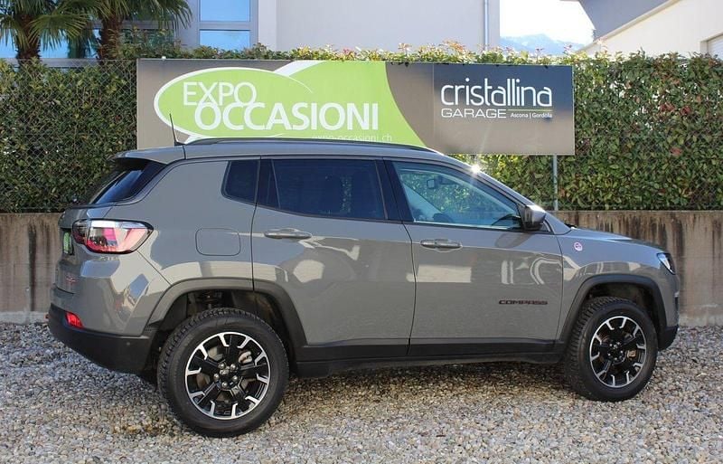 Gebraucht Jeep Compass Trailhawk 241 PS (177 kW) 2021 Grau SUV