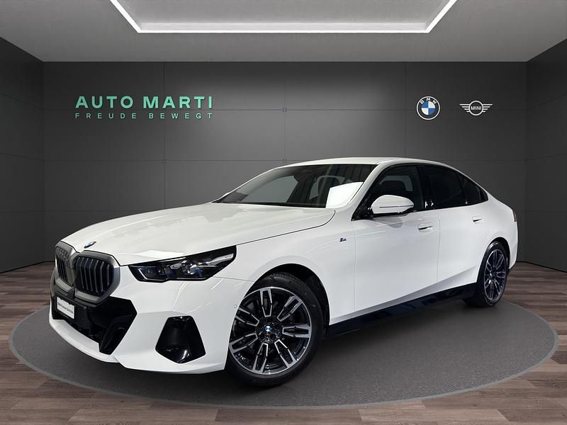Gebraucht BMW 520 Shadowline 208 PS (152 kW) 2024 Weiss Limousine