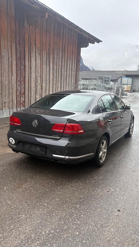 Gebraucht VW Passat Highline 140 PS (102 kW) 2011