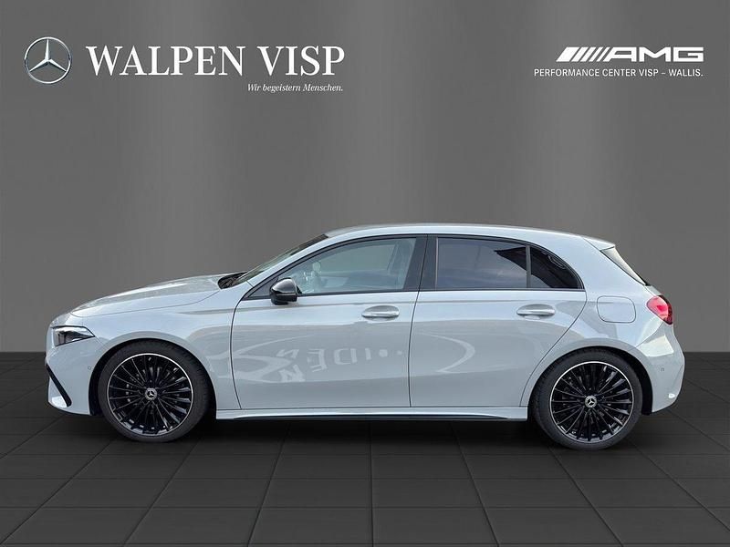 Gebraucht Mercedes A200 163 PS (119 kW) 2025 Grau Limousine