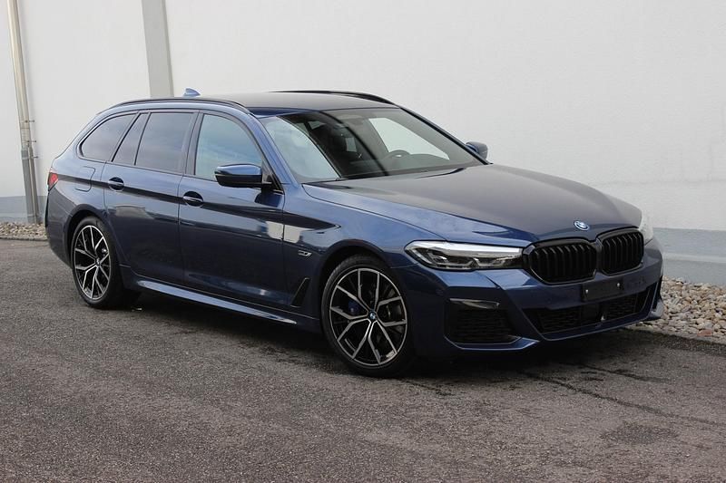 Gebraucht BMW 530e M Sport 183 PS (134 kW) 2021 Blau Kombi