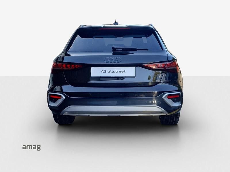 Neu Audi A3 Attraction 150 PS (110 kW) 2025 Mythosschwarz metallic Limousine