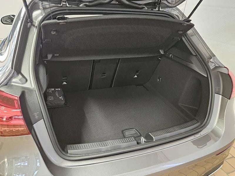 Gebraucht Mercedes A220 AMG line 190 PS (139 kW) 2025 Grau Limousine