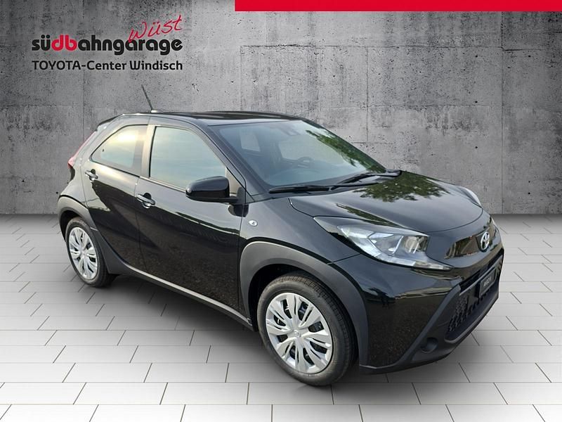 Neu Toyota Aygo X Comfort 72 PS (52 kW) 2025 Schwarz SUV