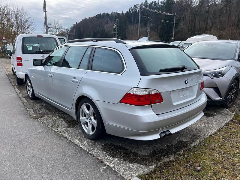 Gebraucht BMW 530 272 PS (200 kW) 2007 Kombi