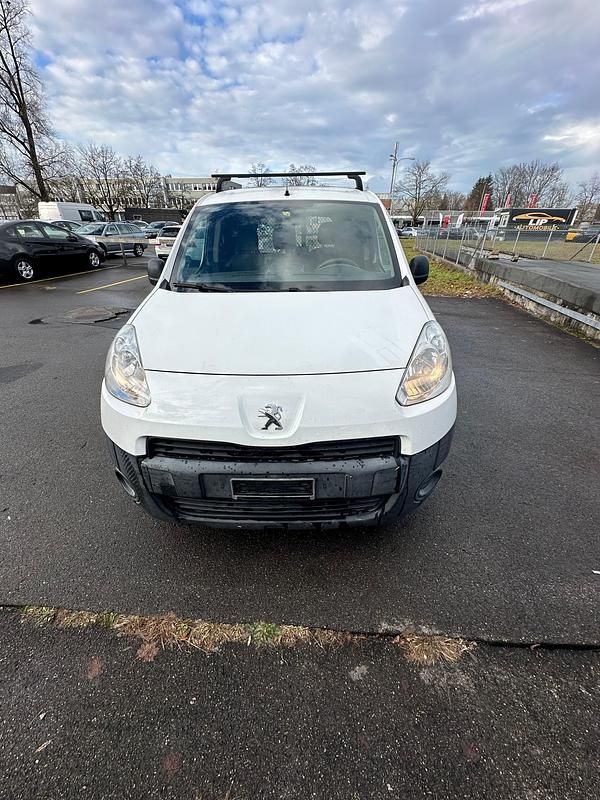 Gebraucht 2015 Peugeot Partner Active Van / Kleinbus | CHF 2’450 (Etwas zu teuer) - Bild 1/4