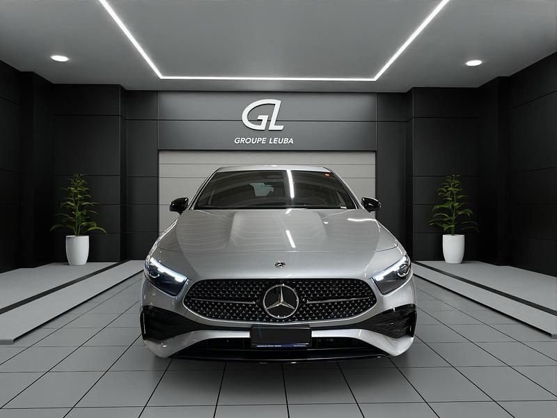 Neu Mercedes A200 Night 163 PS (119 kW) 2026 Silber Limousine