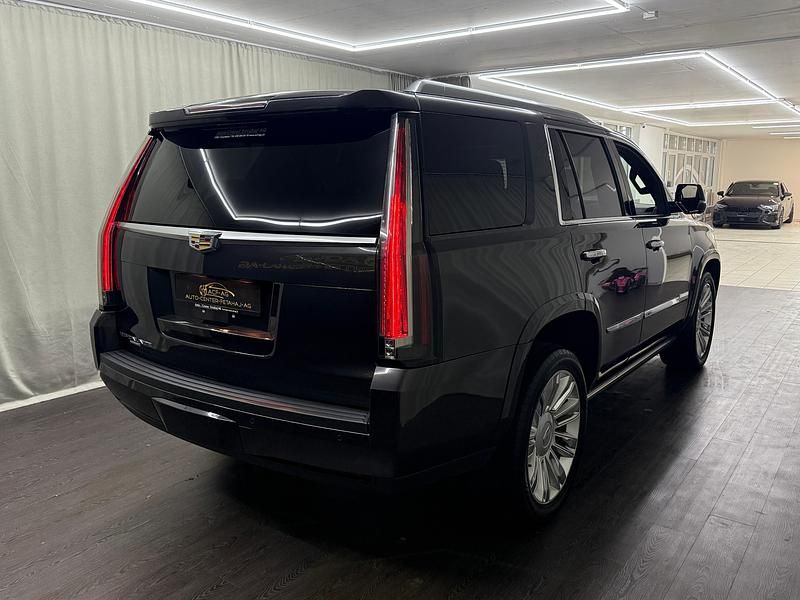 Gebraucht Cadillac Escalade 426 PS (313 kW) 2017 Grau SUV